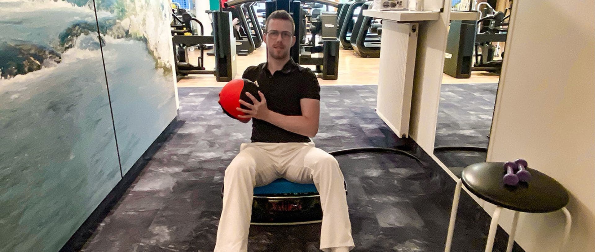 Galileo Vibrationstraining mit Medizinball im Fitnessbereich von fit & gesund Garrel